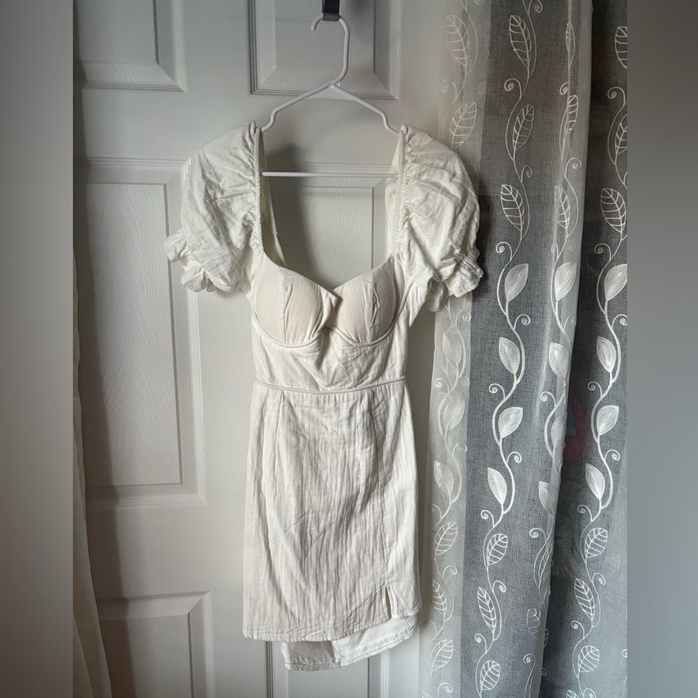 New NWT Here Comes the Sun mini dress back cutout puffy sleeves babydoll size M